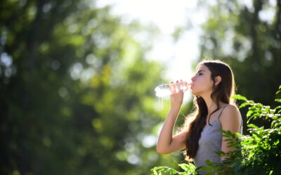 水分不足になると乾燥肌に？水分補給もスキンケア
